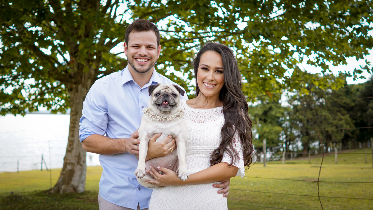 Ensaio maravilhoso de noivos realizado na Chácara das Graças em Curitiba e Araucária. Noivos lindos e felizes para o ensaio. Casamento perfeito, fotos perfeitas, ensaio perfeito. Michel Druziki Fotografia de casamentos no Brasil e Exterior