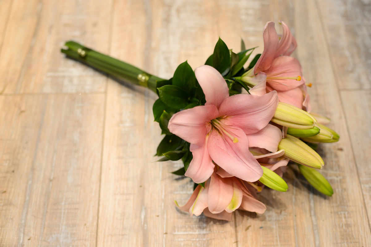 making of da noiva buquê de lírios