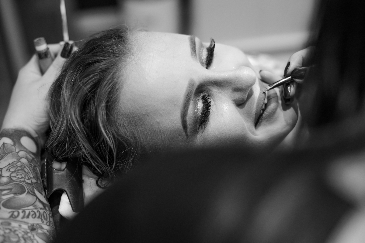 making of da noiva passando batom