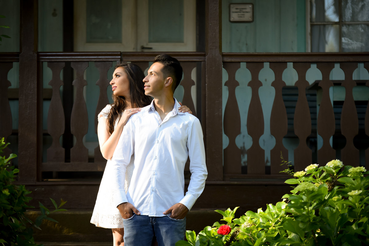 Ensaio de pre wedding do lindo casal Priscila e Alisson, fotografado no recanto dos papagaios e Witmarsum, pelo fotógrafo de ensaios e casamento em Campo Largo e Curitiba, Michel Druziki. Noivos olhando na mesma direção