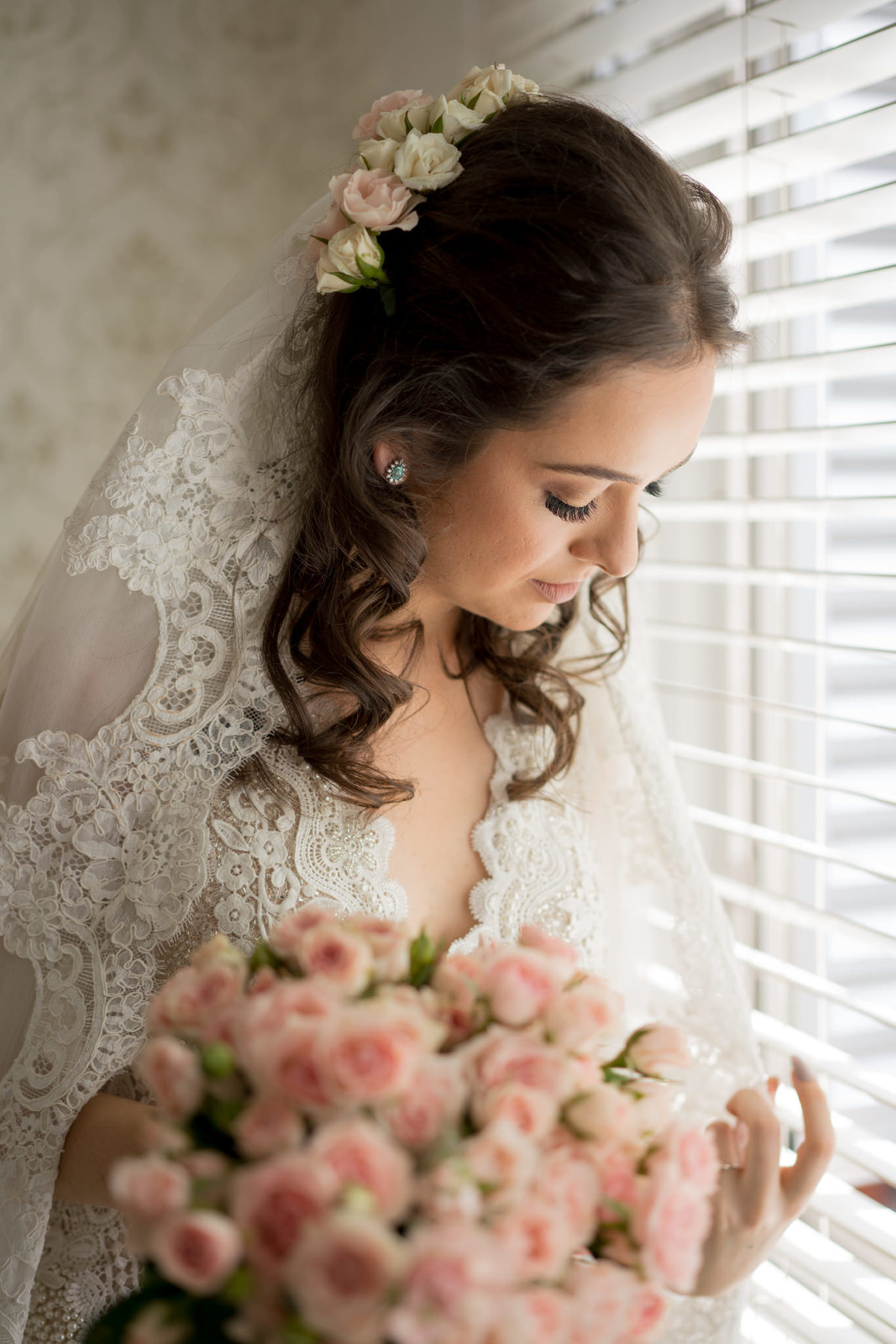 Making of da noiva casamento curitiba  brincos de noiva melhor fotografo curitiba buque rosas casamento