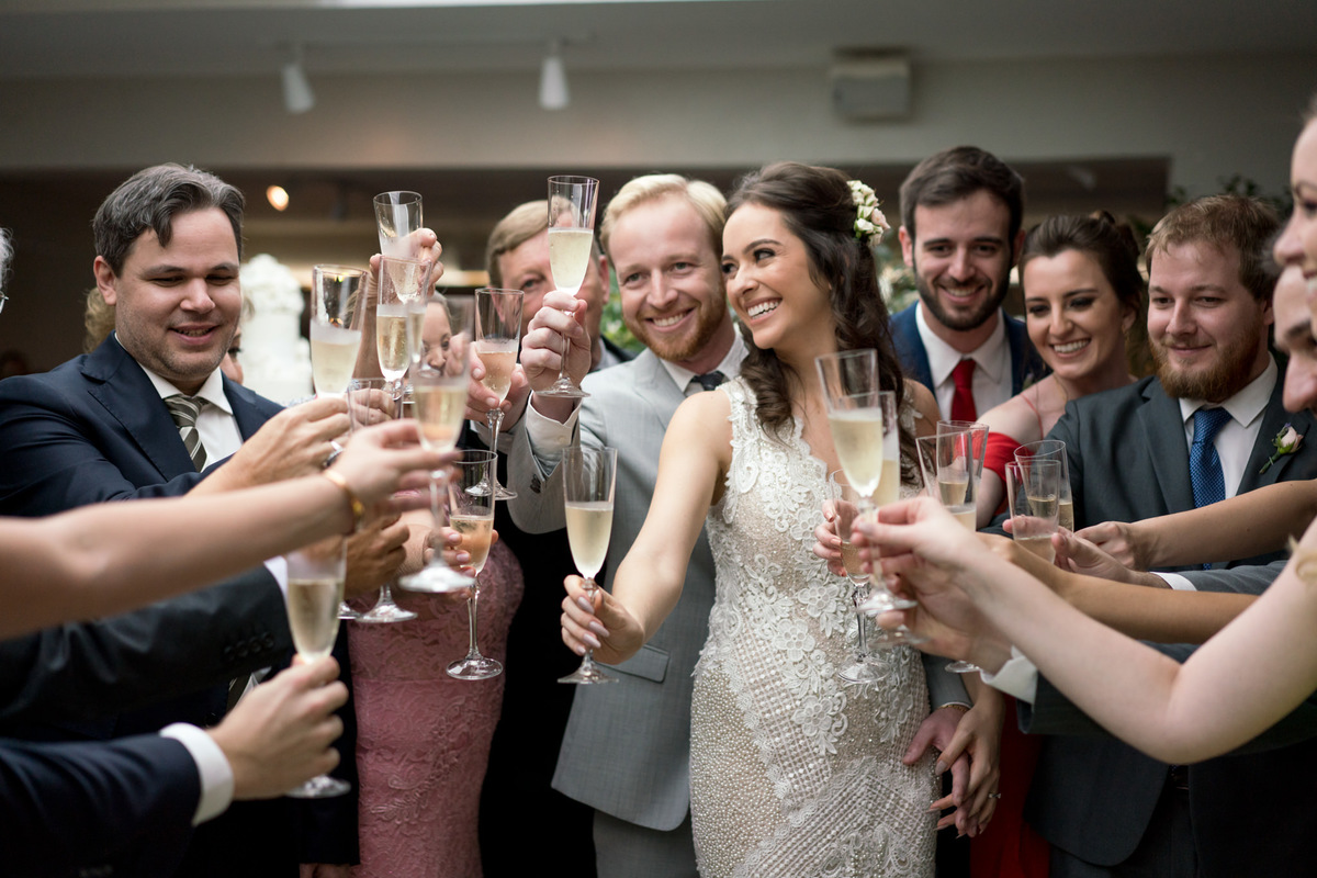 casamento curitiba noivo noiva fotografia de casamento curitiba melhor fotografo de casamento quem e o melhor fotografo de casamento de curitiba ensaio de noivos prewedding pre-wedding flores de casamento brinde