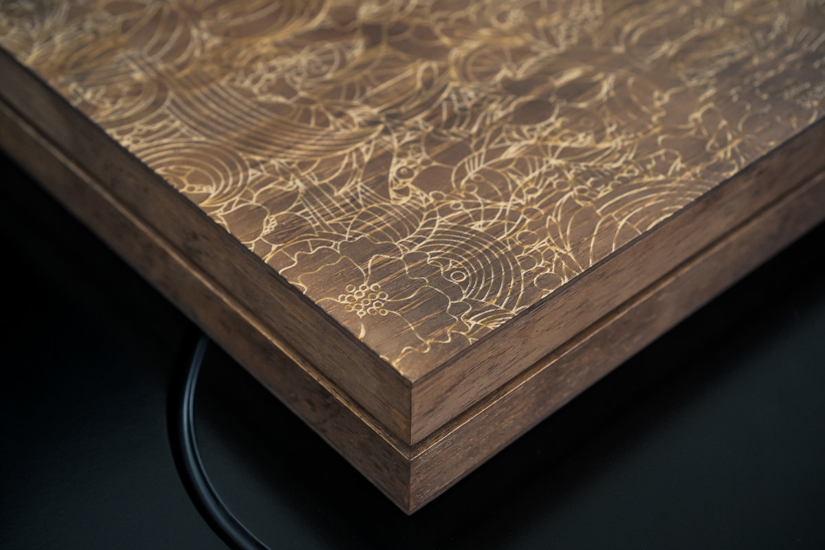 Michel Druziki traz perfeição nos detalhes nos seus álbum de casamento. Este é um exemplar 30x30cm, feito em madeira gravada a laser, com couro azul petróleo. Um dos mais lindos álbuns de casamento já feitos no Brasil. Michel Druziki no brasil e exterior.