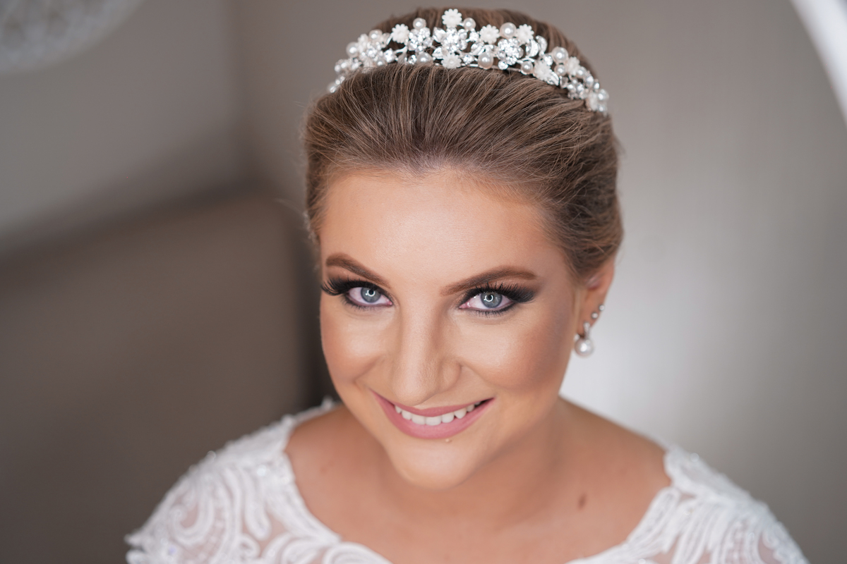 Making of fotografado pelo fotógrafo de casamentos de Campo Largo e Curitiba, Michel Druziki. Noiva Denise pronta para o casamento.