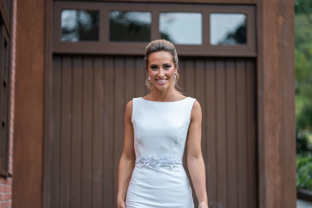 Melhor fotógrafo de Campo Largo e curitiba Michel Druziki. Noiva caminhando para o altar casamento ao ar livre