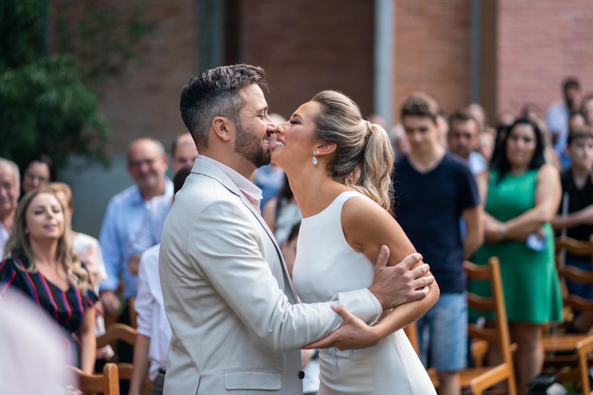 Melhor fotógrafo de Campo Largo e curitiba Michel Druziki. Noivos sorrindo no altar