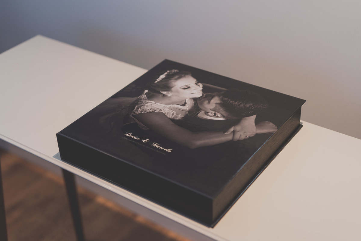 Caixa do álbum de casamento pelo melhor fotógrafo de casamentos de Curitiba e Campo Largo, Michel Druziki.