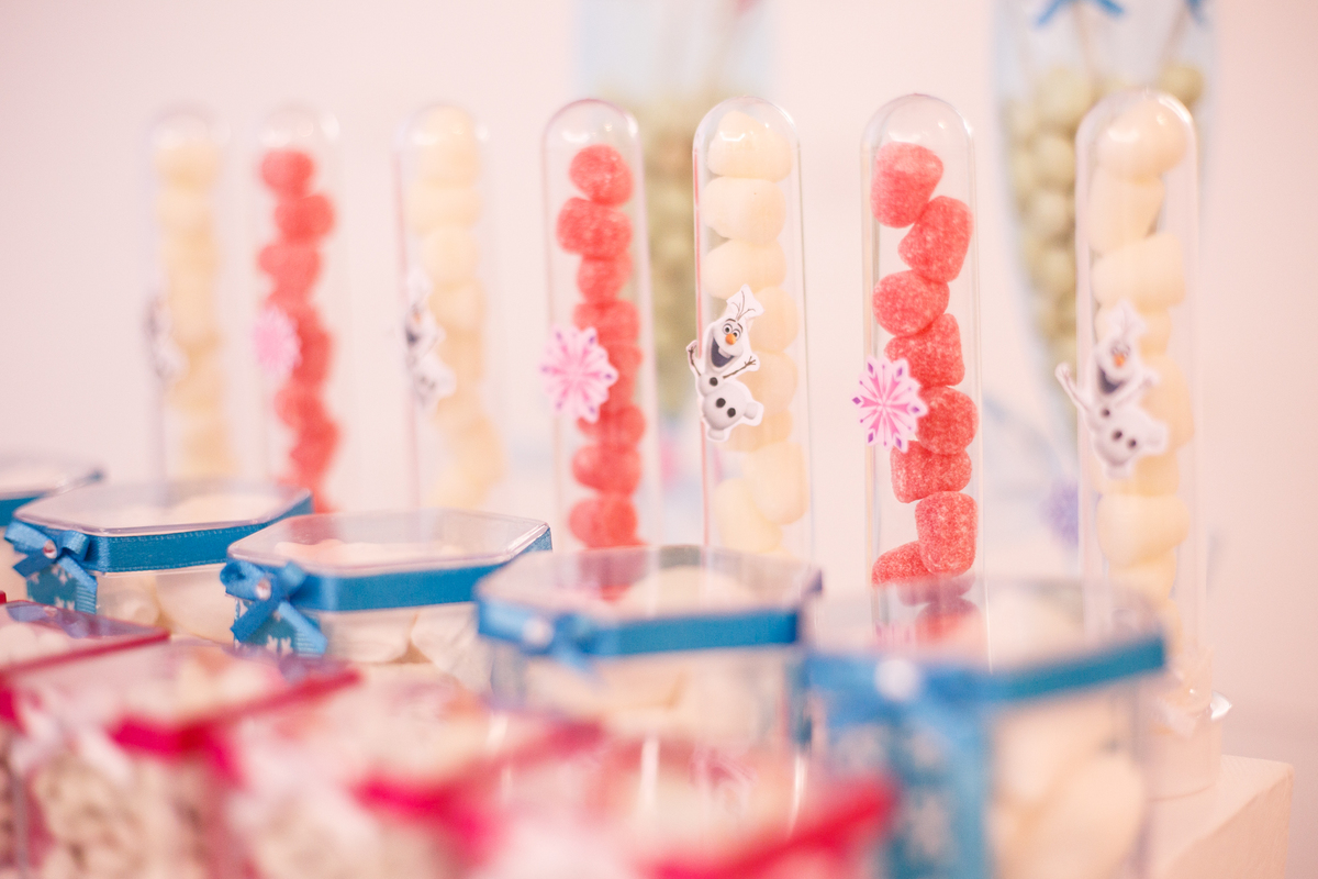 Balas e personalizados em aniversário infantil em Belo Horizonte.