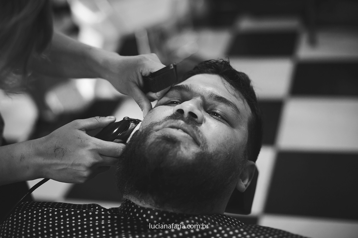 dia do noivo na barbearia em foto do making of do noivo