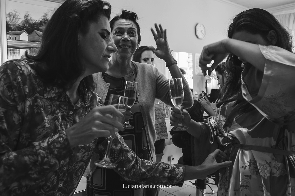 discurso da madrinha de batismo da noiva emocionada na fotografia do casamento