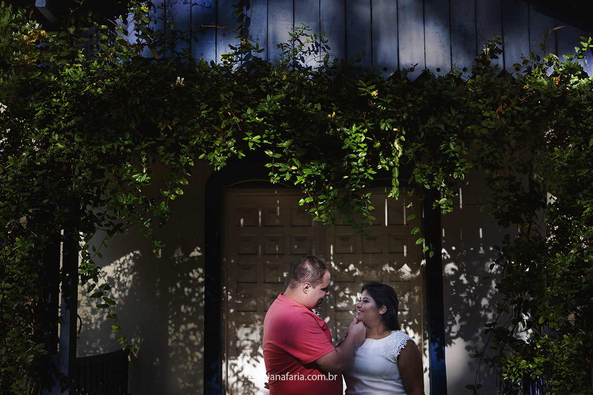 casarão da pousada tambosco em caldas mg onde os noivos fizeram seu ensaio  pré casamento com a fotografa luciana faria