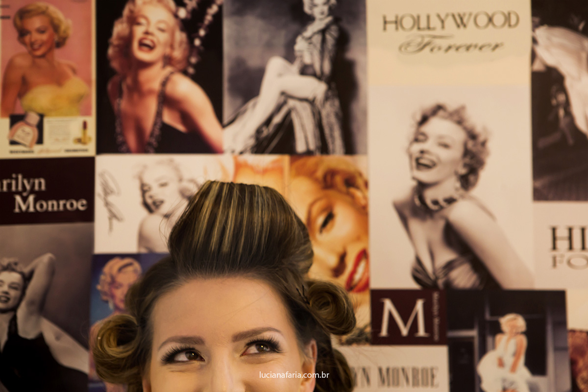 quadro da madona no salão de cabeleireiros dia da noiva fotografias da fotógrafa de casamento luciana faria em poços de caldas