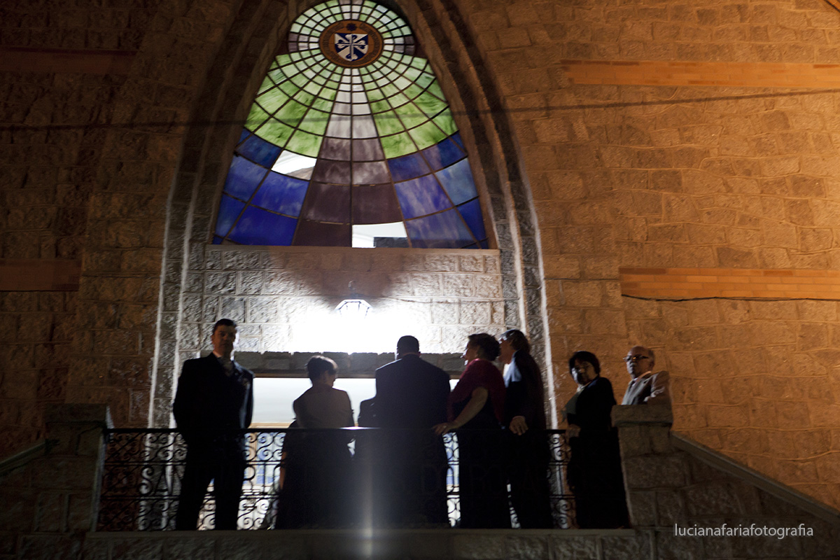 noivo a espera da noiva, casamento na igreja, dia de casar, grande dia, noivo na porta, fotografia do noivo, fotografia de casamento, igreja são domingos