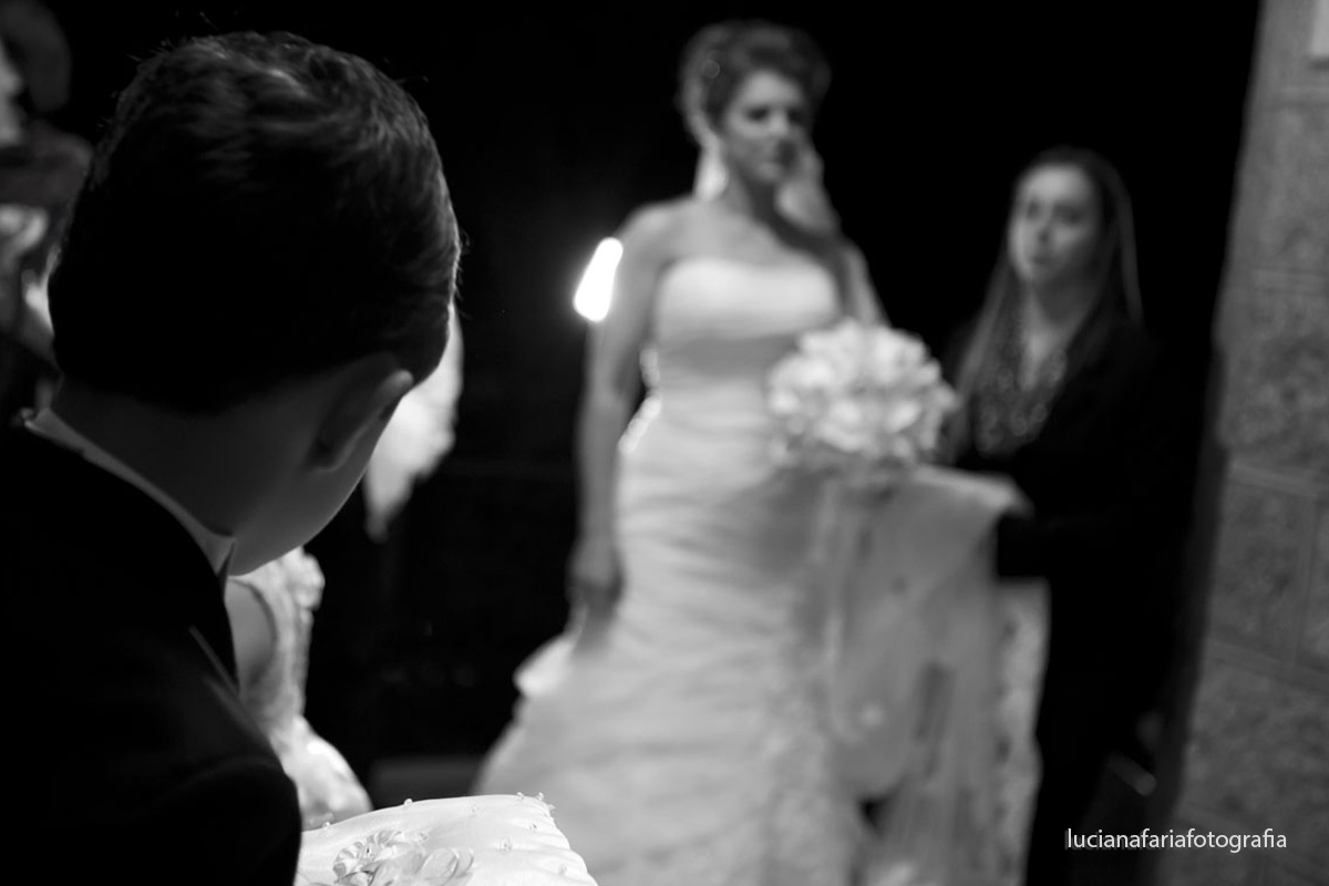pajem, noiva na porta, chegou a hora, pai da noiva, casando, igreja, entrada da noiva