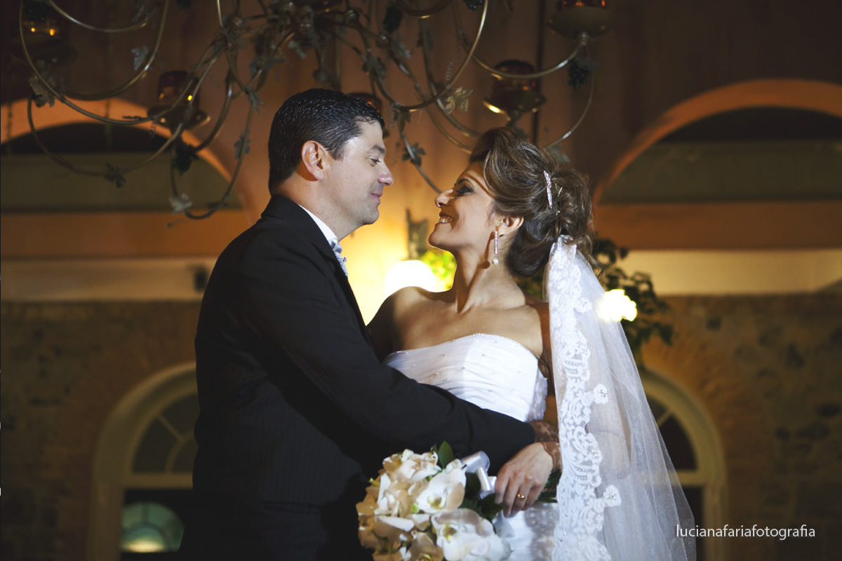 retratos, foto dos noivos, casal de noivos, jardim toscano, poços de caldas, fotografia