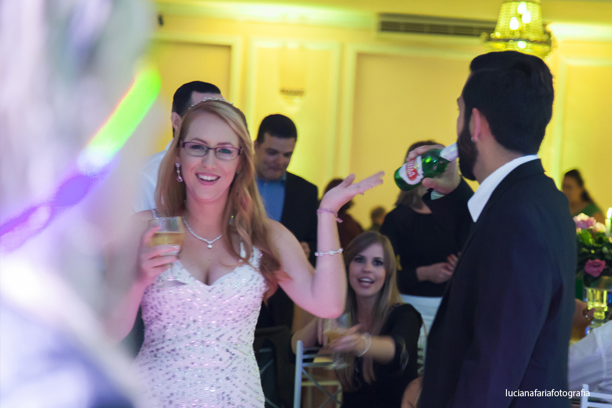 noivos, casal de noivos, musica do noivo, cabelo da noiva, festa, casamento, cerimonial,