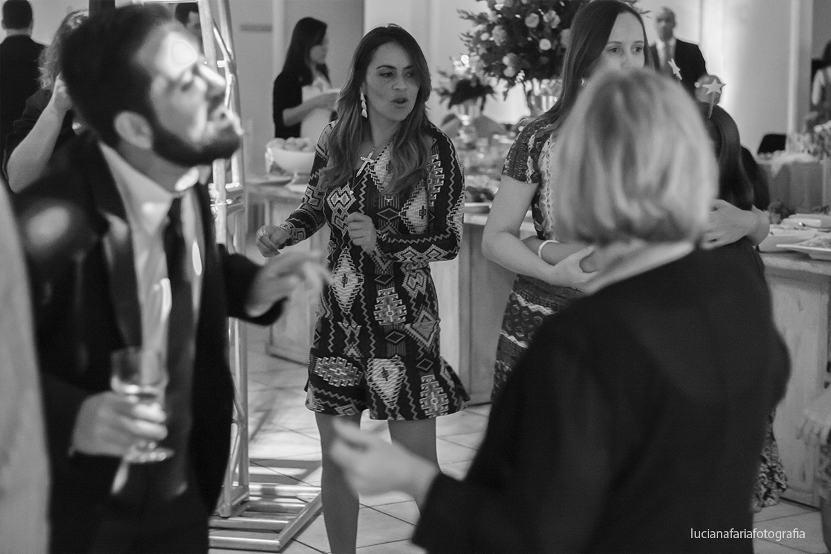 noivos, casal de noivos, musica do noivo, cabelo da noiva, festa, casamento, cerimonial, noivo dançando