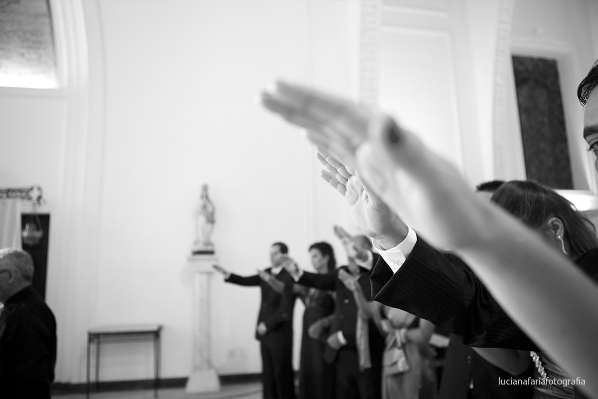 benção dos noivos, mãos, casamento, padrinhos, benção dos padrinhos, igreja, casamento religioso, cerimonial, decoração