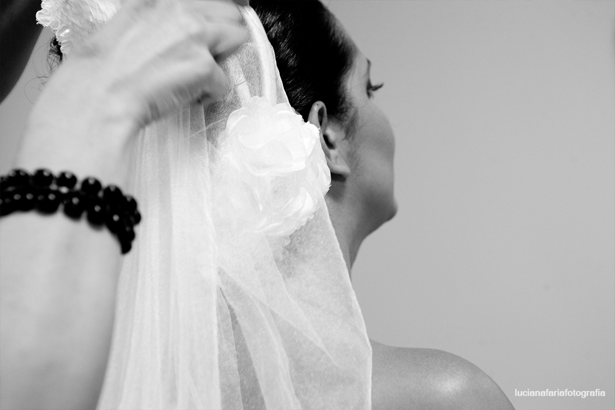 noiva, maquiagem de noiva, making of de casamento, cabelo de noiva, hora de arrumar, mantilha, flor no cabelo, noiva, casamento, wedding