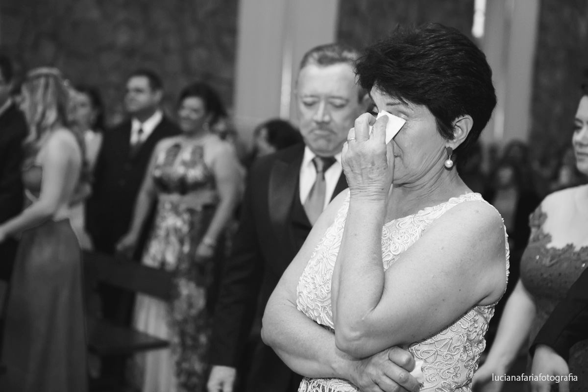 noiva, cerimonial, decoração,igreja, chegando, porta, nervosismo, wedding, mãe da noiva, pais da noiva, chorando, casamento, grande dia