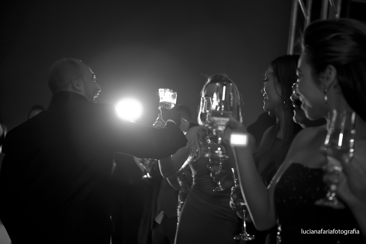 brinde com padrinhos, brinde, pais, festa, cerimonial, festa, casamento, noivos, chegada no salão, pós casamentos,