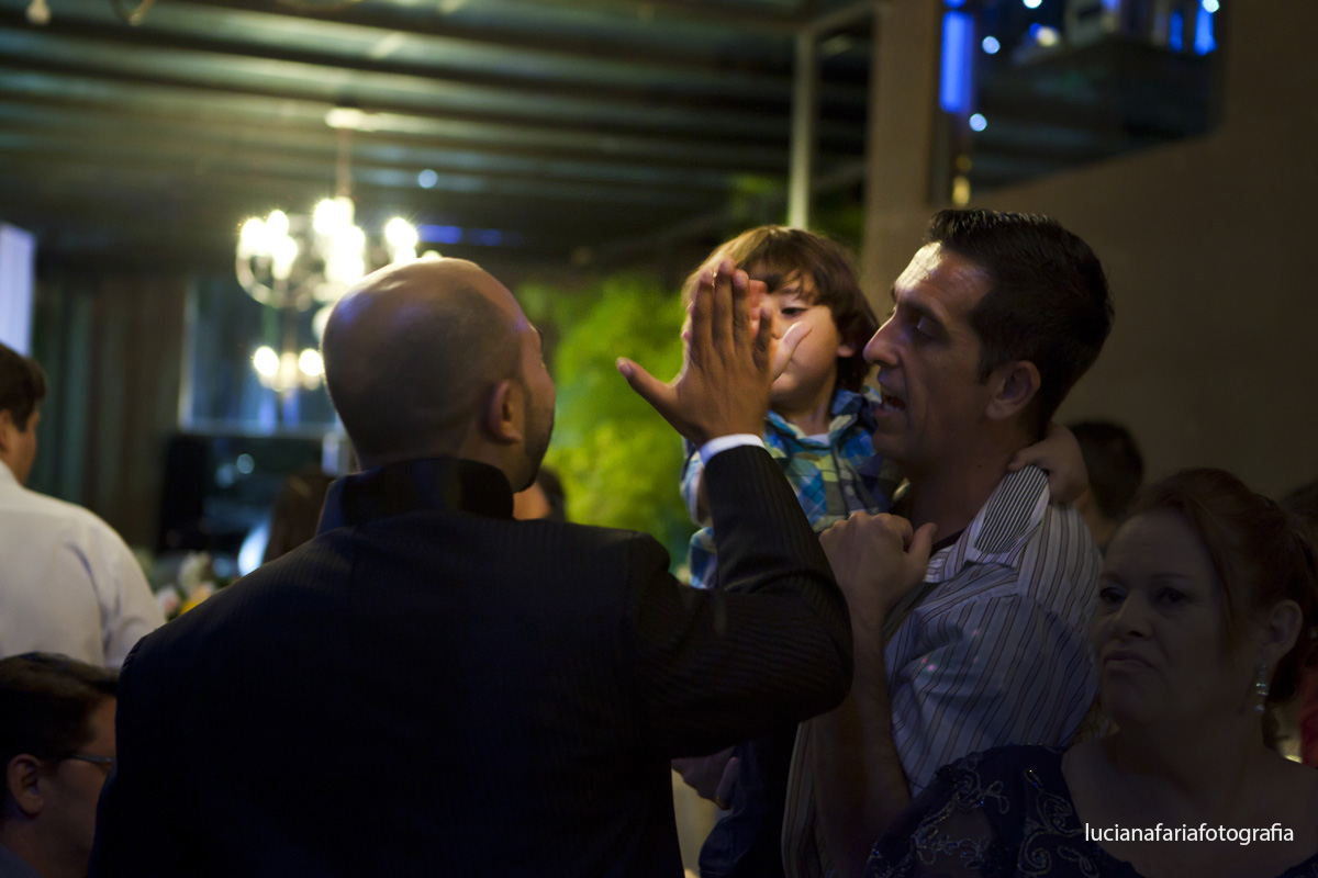 lustre, cumprimentos, amigos noivos, iluminação,, brinde, pais, cerimonial, festa, casamento, noivos, musica