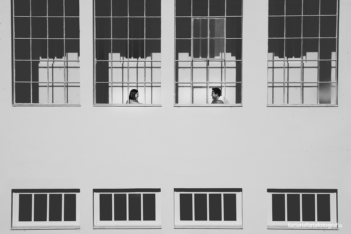 reflexos dos noivos, noivos, ensaio casal, retratos dos noivos, ensaio, interno,  thermas poços de caldas, luz natural, fim de tarde, amor, pré-casamento, cerimonial, casamento, pré wedding