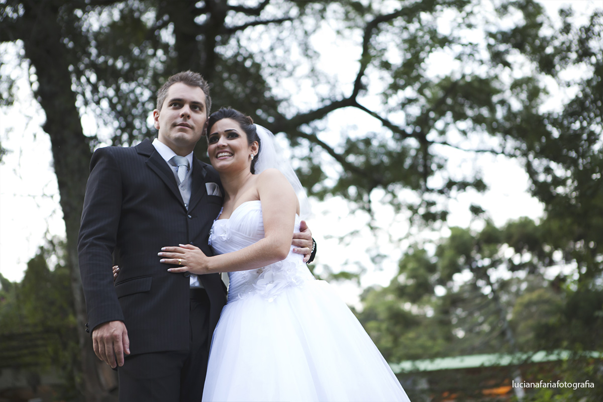 fotos externas, casados, fotos dos noivos, pós casamento, vitoria regia, lago, bosque, canhoeira, noivos casados, momentos, vestida de noiva, véu da noiva