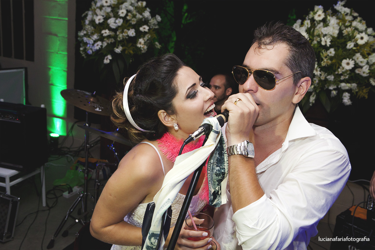festa, noivo que canta, casados, comemorar, recepção, dj, banda, musica