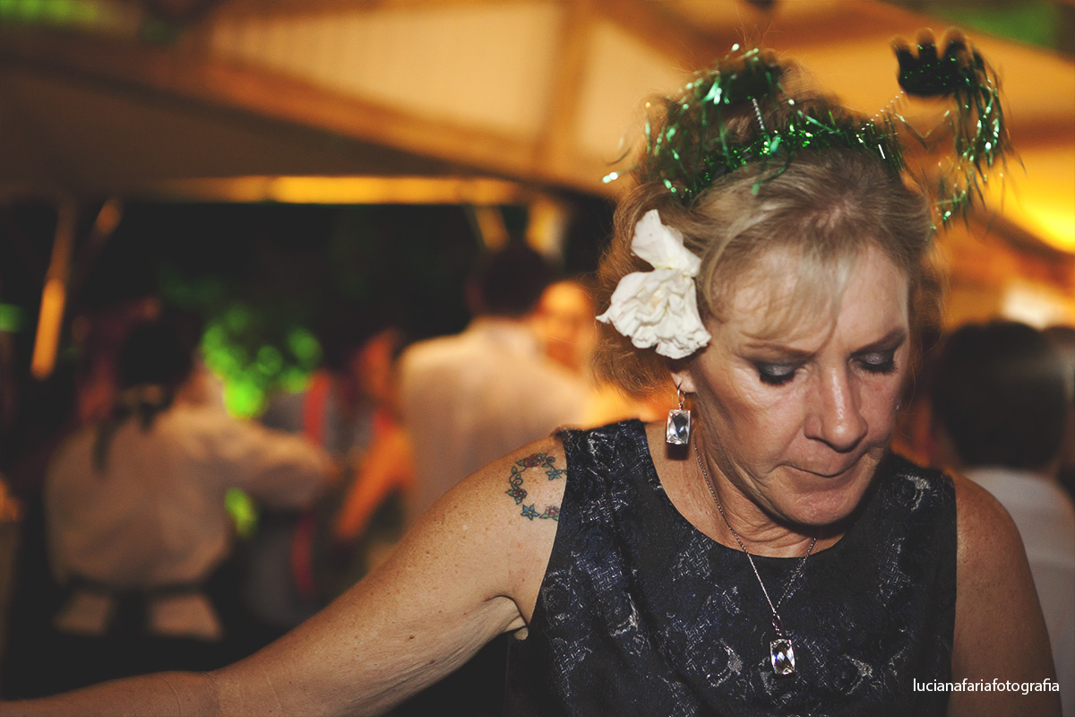 festa, noivo que canta, casados, comemorar, recepção, dj, banda, musica, convidados