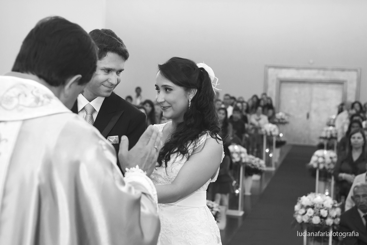 benção, alianças, traje, altar, amor, noivo, casar, noiva, decoração, chuva no casamento, cerimônia, religioso