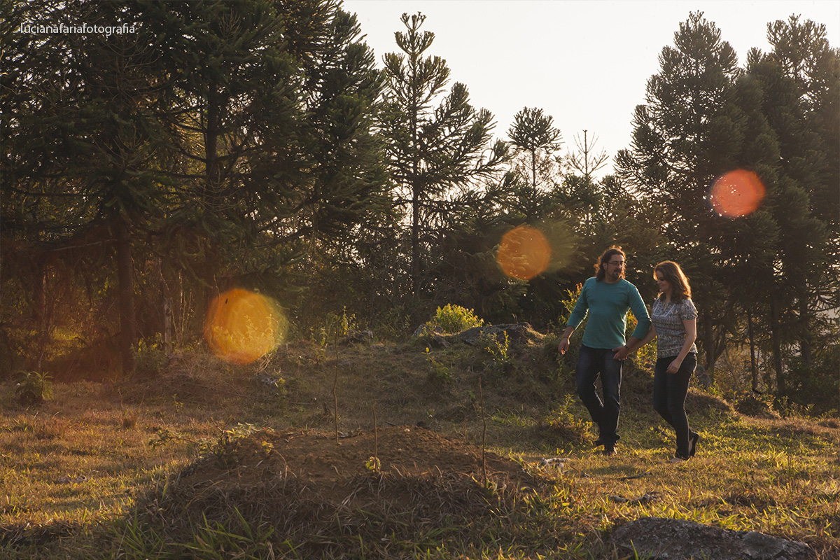 flare, fotografia de casal, casamento, ensaio, ensaio casal, fotos externas, ensaio externo, fim de tarde, por do sol, pré-casamento, natureza, luz natural, espontaneidade