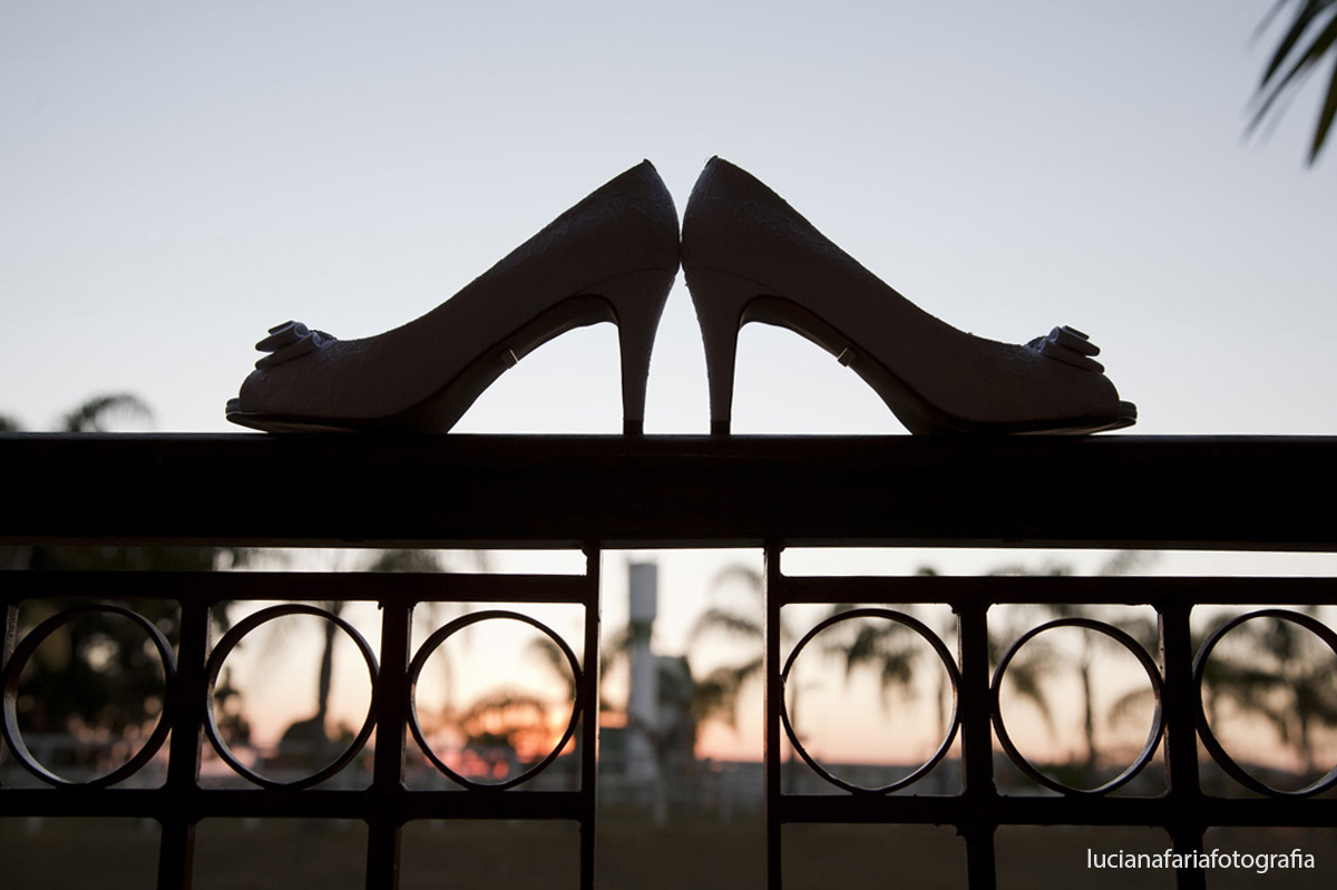 sapato, silhueta, por do sol, making of, casamento, wedding, dia da noiva, casando