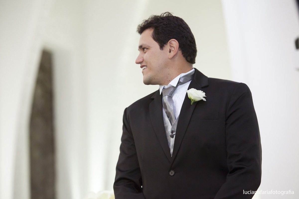 noivo, noivo no altar, entrada da noiva, entrada, noiva, ansioso, casamento, wedding, cerimonial, decoração,