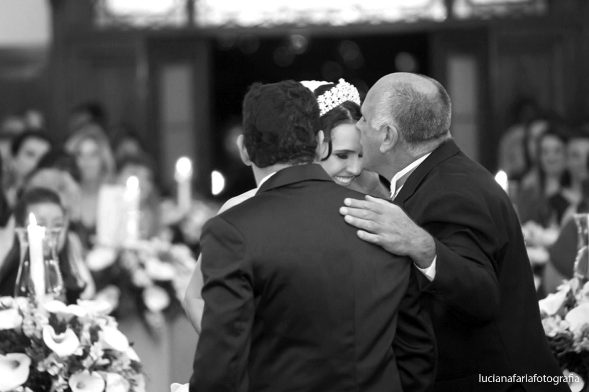 encontro, pai da noiva, entrada da noiva, entrada, noiva, ansioso, casamento, wedding, cerimonial, decoração, porta da igreja,