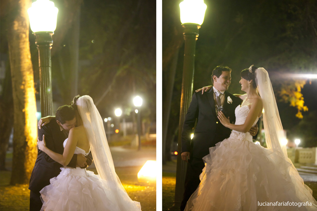 só os noivos, momento deles, sem poses, noivos, fotos externas, casamentos, fotografia, porta da igreja, casar em poços de caldas, rua, fotos posadas, pós casamento