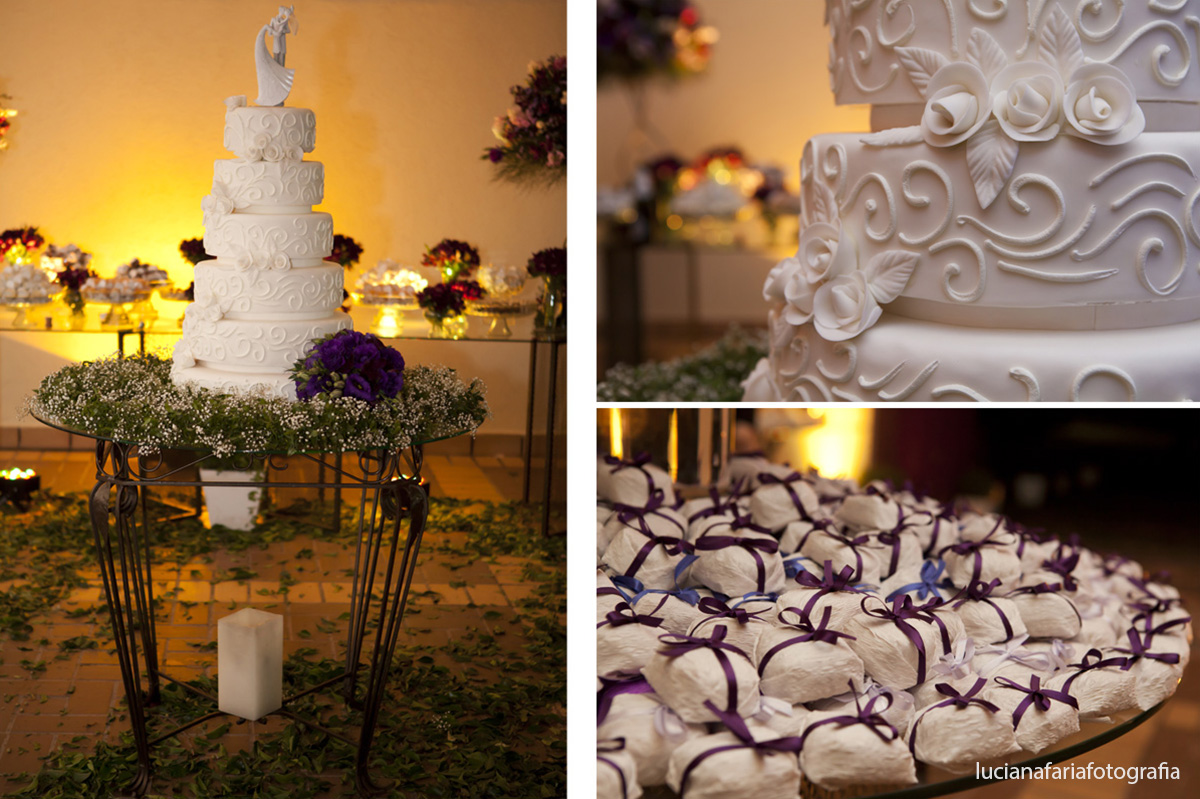 bolo, bolo de andares, mesa do bolo, cerimonial, casamento, decoração, bem casados, mesa dos docinhos, flores, decorada, desenho do bolo, iluminação da festa, festa, iluminação, folhas no chão