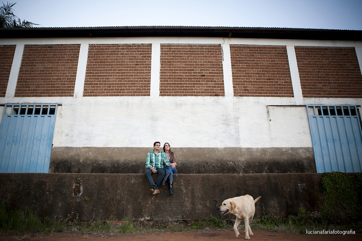 labrador, cavalos, passeio de cavalo, tranquilidade, a dois, noivo, noiva, fotografia de casal, casamento, ensaio, ensaio casal, ensaio externo, fim de tarde, por do sol, pré-casamento, luz natural, espontaneidade, fotos espontâneas, tr&ecirc