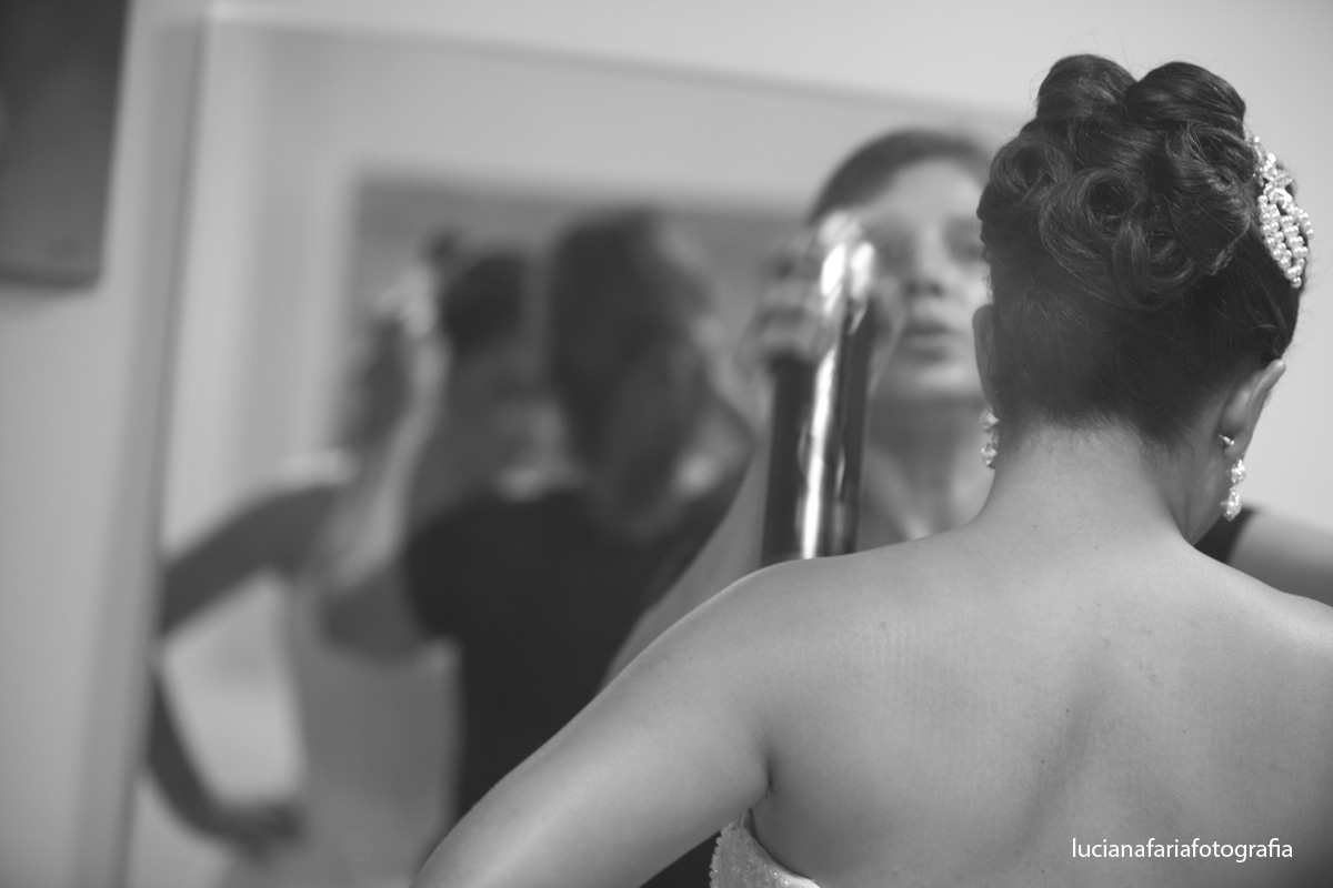 perfume, perfume de noiva, maquiagem, cabelo, noiva pronta, cabelo preso, dia da noiva, making of, casamento, pronta pra casar, vestida de noiva, grande dia,, cerimonial