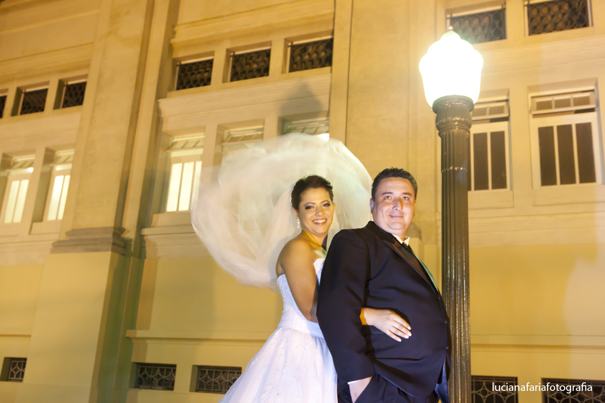fotos externas,noiva, noivo, casal de noivos, pós-casamento, véu, véu de noiva, thermas, ensaio pós, casamento sem festa, cerimonial