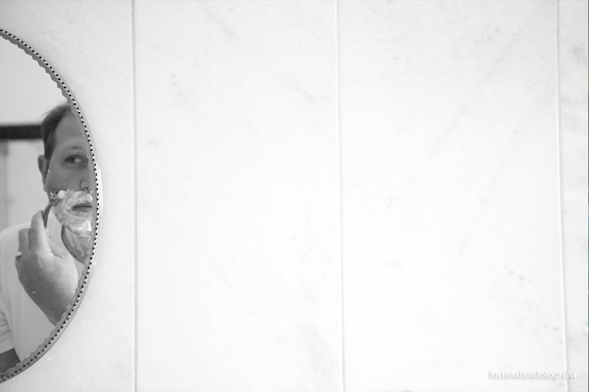 making of, barba, fazer a barba, dia do noivo, casamento, fotografia, espelho,noivo, preparando