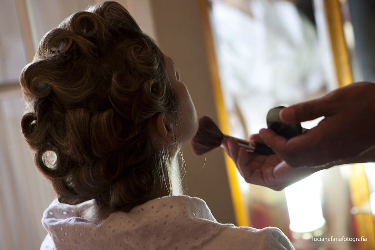 making of, maquiagem, cilius, maquiador, noivas, casamento, dia da noiva, casamento de dia, weding, pela janela, chuva, cerimonial