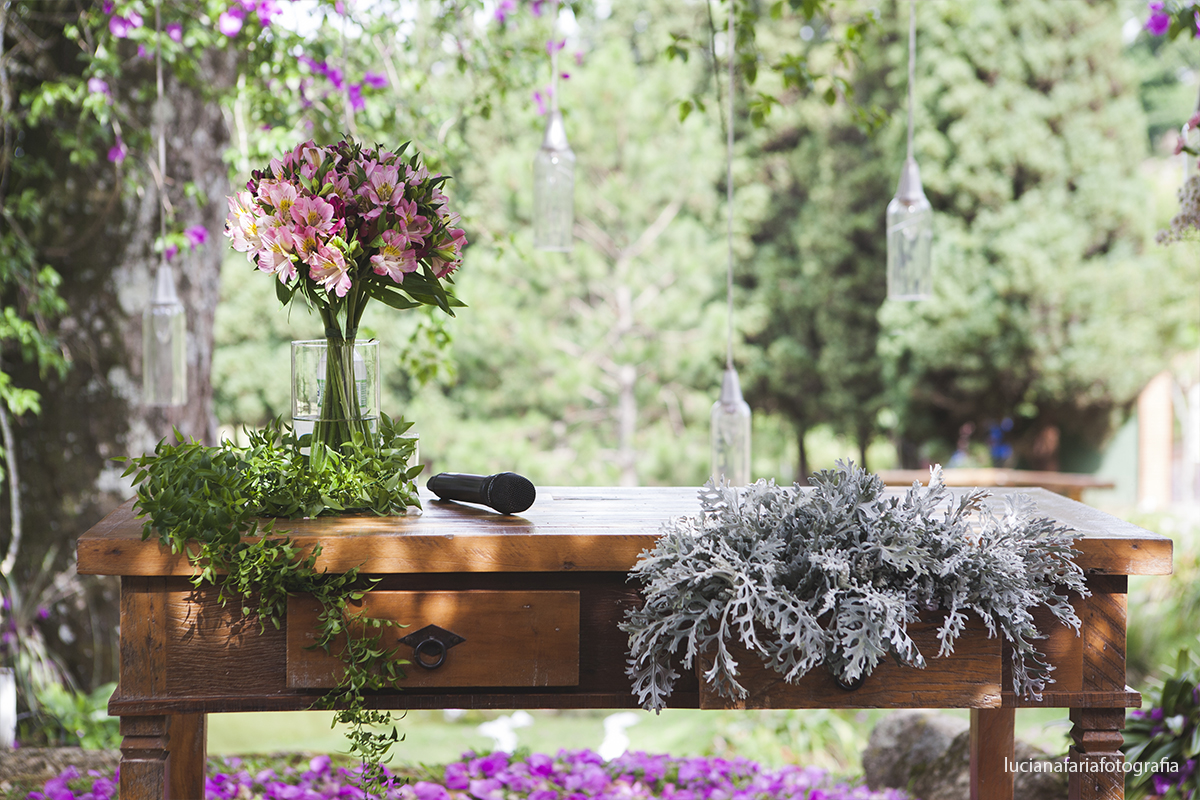 casamento, fotografia de casamento, decoração, altar, flores, cerimonial, cerimônia, casamento de dia, luz natural, noiva, noivo
