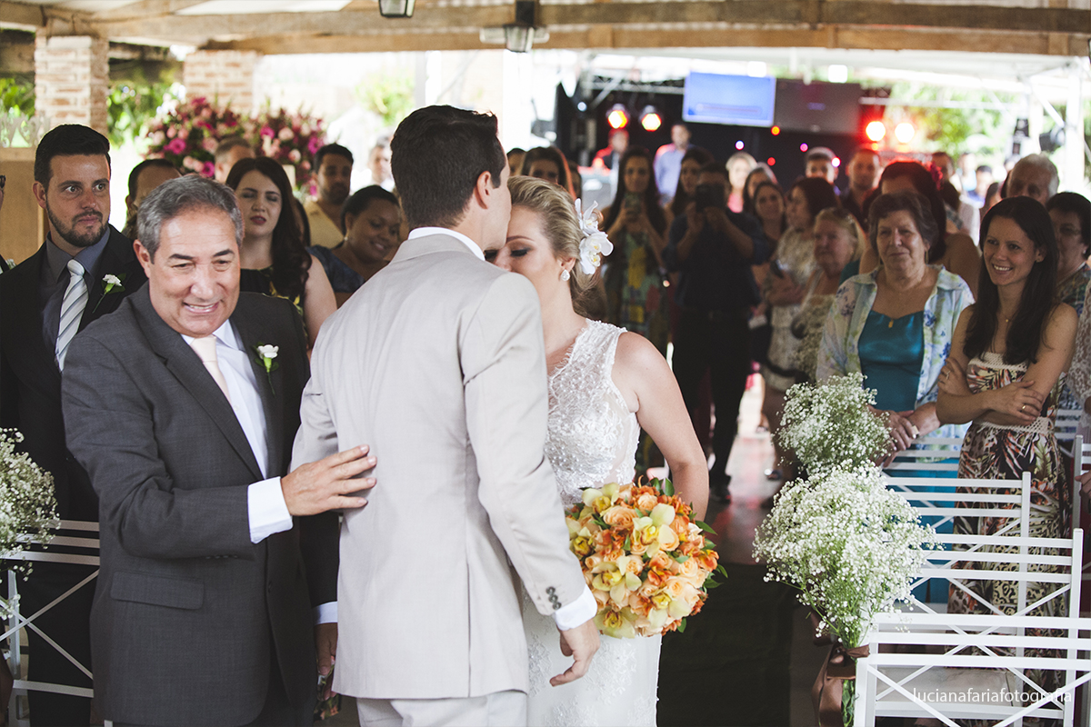 noiva, encontro, noivo, casamento de dia, vou casar, gravata borboleta, pastor, cerimônia, cerimonial, decoração de casamento, decoração, wedding, casamento