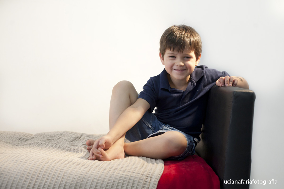 irmãos, amor de irmão, ensaio de irmãos, amor, amor de mãe, fofuras, filhotes, fotografia de família, família, estúdio, mãe, tatuagem, mãe e filhos, ensaio, fotografias, ensaio da mamãe