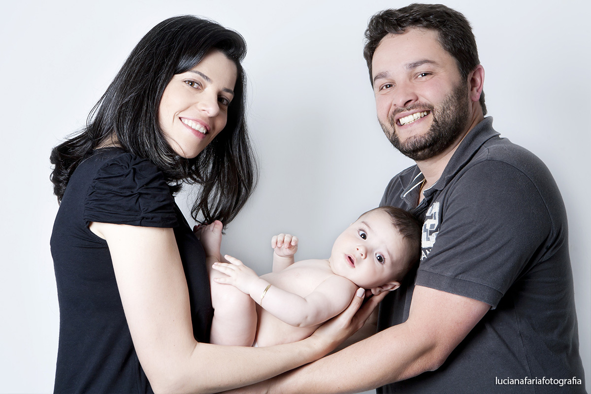 ensaio, mamãe, papai, pai de primeira viagem, letra, nome, feltro, estúdio, foto estúdio, ensaio família, casal, bebê, baby, amor, infantil