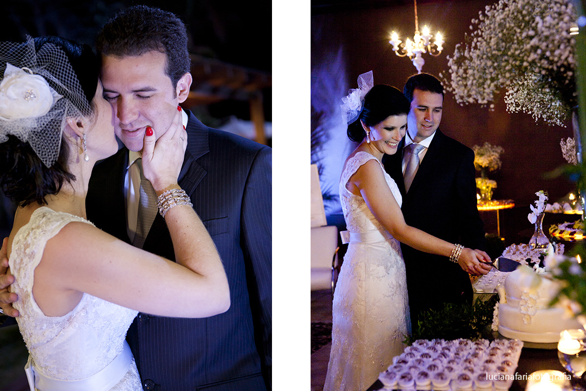 noivos cortando o bolo fotos dos noivos na mesa do bolo topo do bolo com os cachorrinhos do casal noiva com esmalte vermelho e flores no cabelo fotografa luciana faria