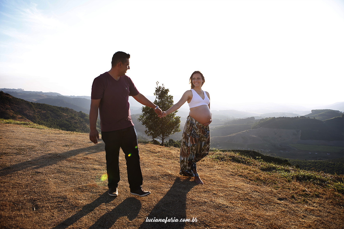 fotos da montanha onde fica a capela santa clara obra do arquiteto oscar niemeyer em poços de caldas fotos com visual das montanhas de gravidas e casal de gravidos esperando a sofia