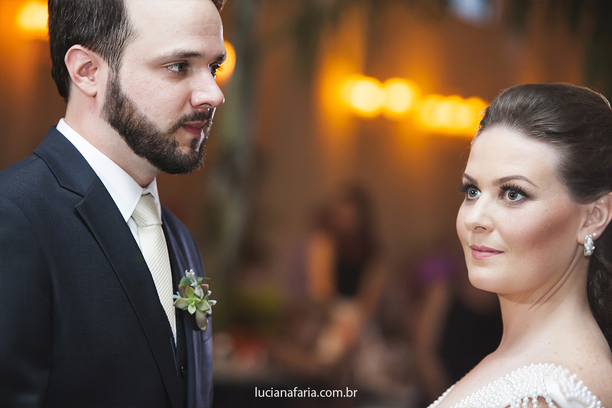 casamento na fazendo a tarde com por do sol na fazenda onde os noivos