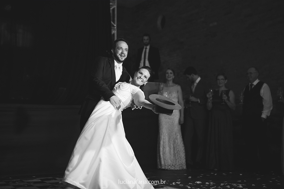 banda anima a festa do casamento banda show em são joão da boa vista toca musica especial para os noivos
